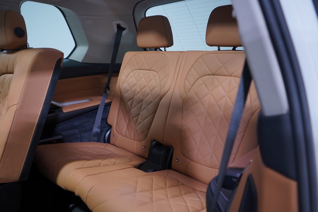 Used 2024 BMW X7 xDrive40i image 10