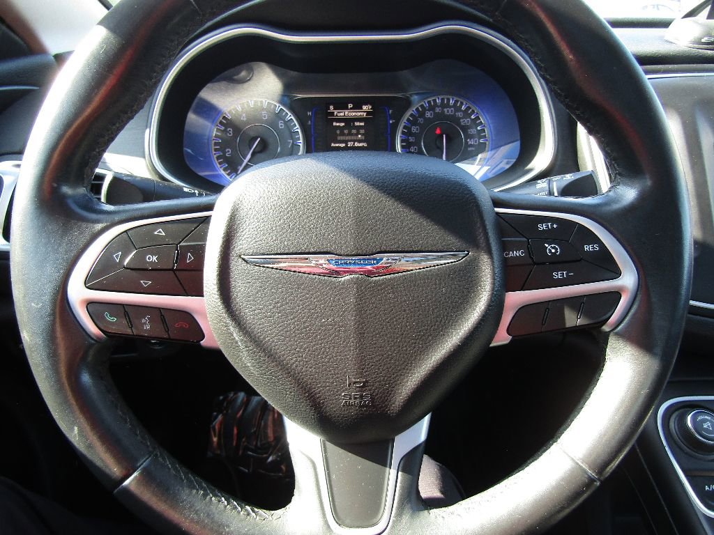 Used 2015 Chrysler 200 Limited w/ Convenience Group FWD image 17