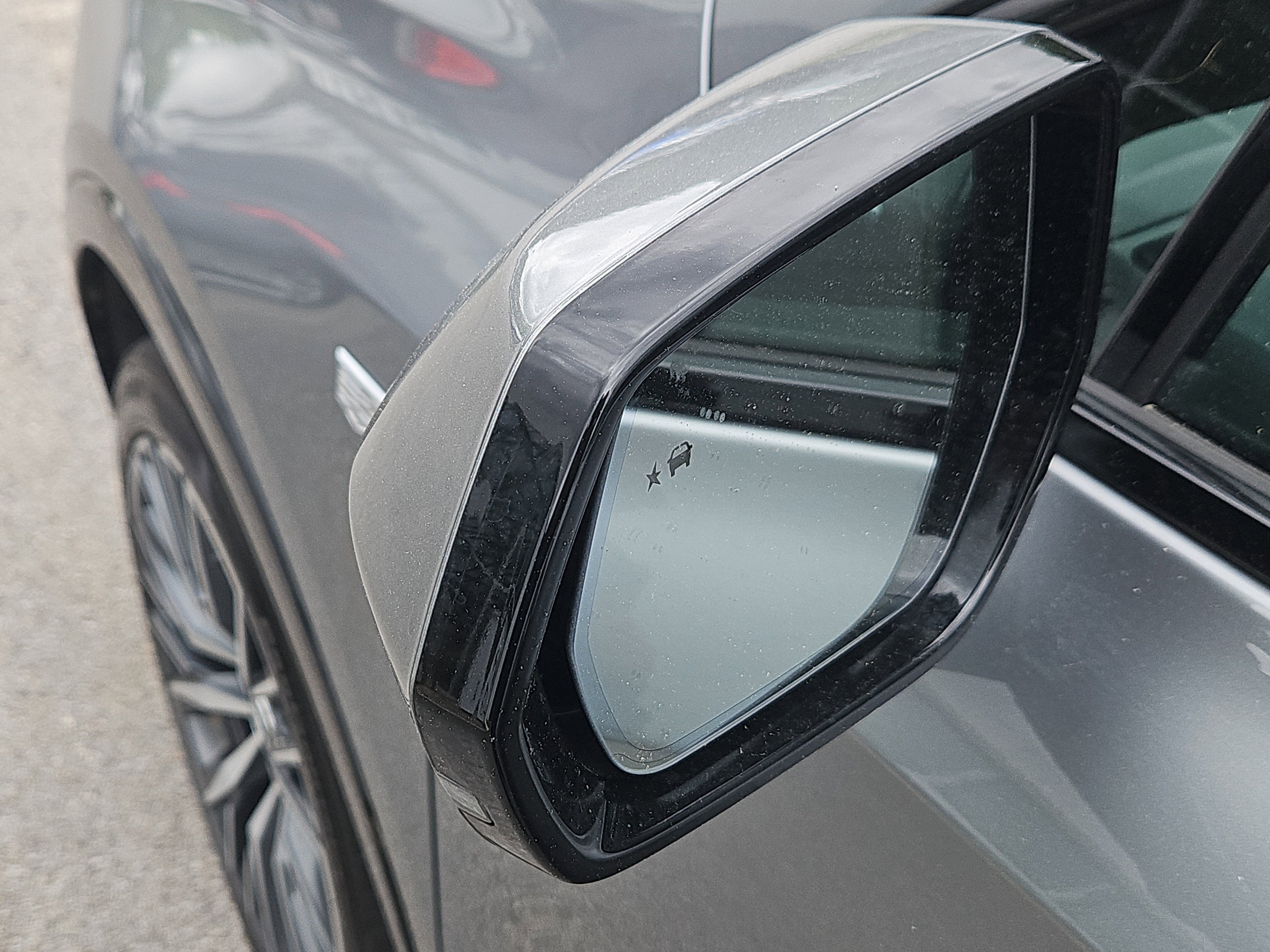 Used 2024 Cadillac XT4 Sport AWD/4WD image 17