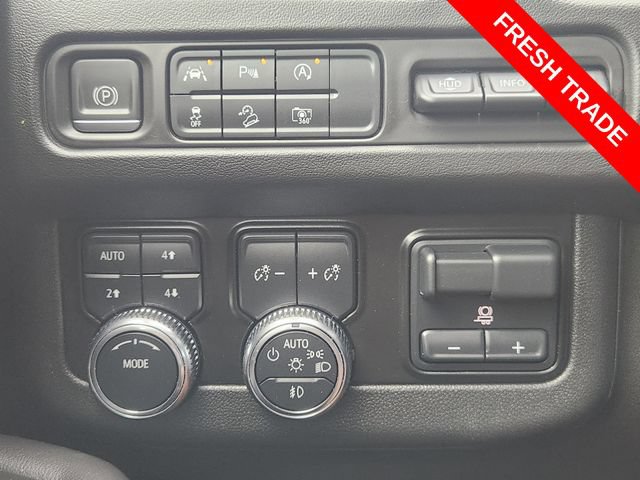 Used 2024 GMC Yukon AT4 w/ Technology Package AWD/4WD image 20
