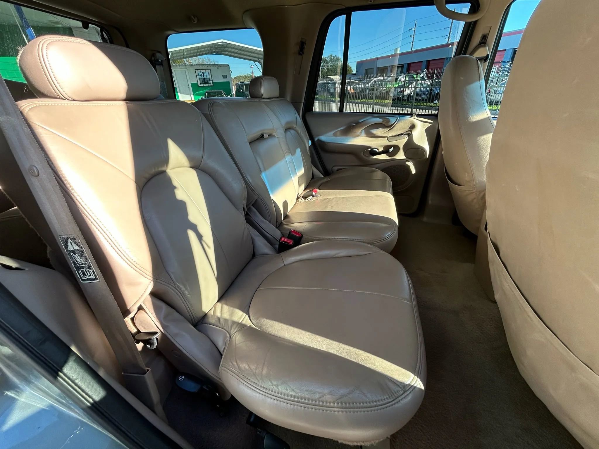 Used 1999 Ford Expedition XLT RWD image 16