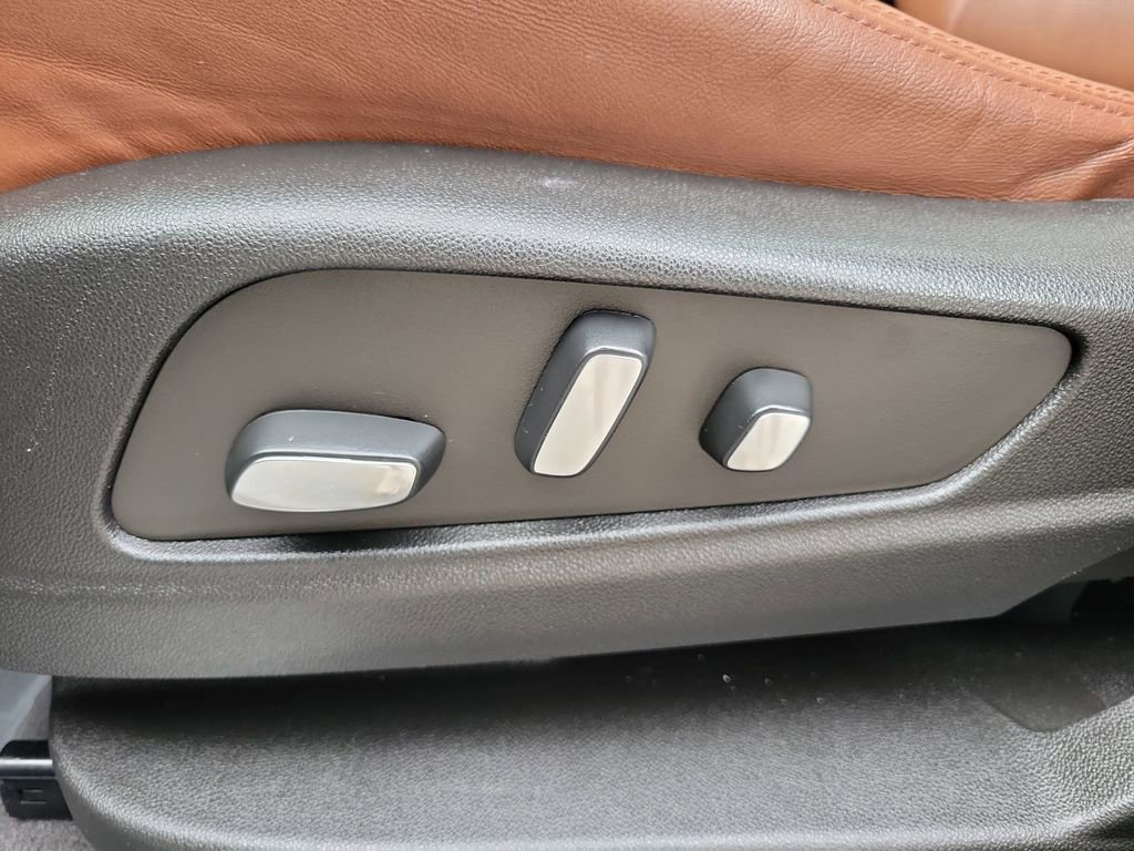 Used 2022 Cadillac XT5 Premium Luxury w/ Technology Package image 26