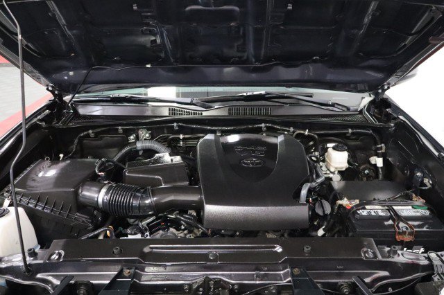 Used 2017 Toyota Tacoma SR5 w/ Tow Package RWD image 64