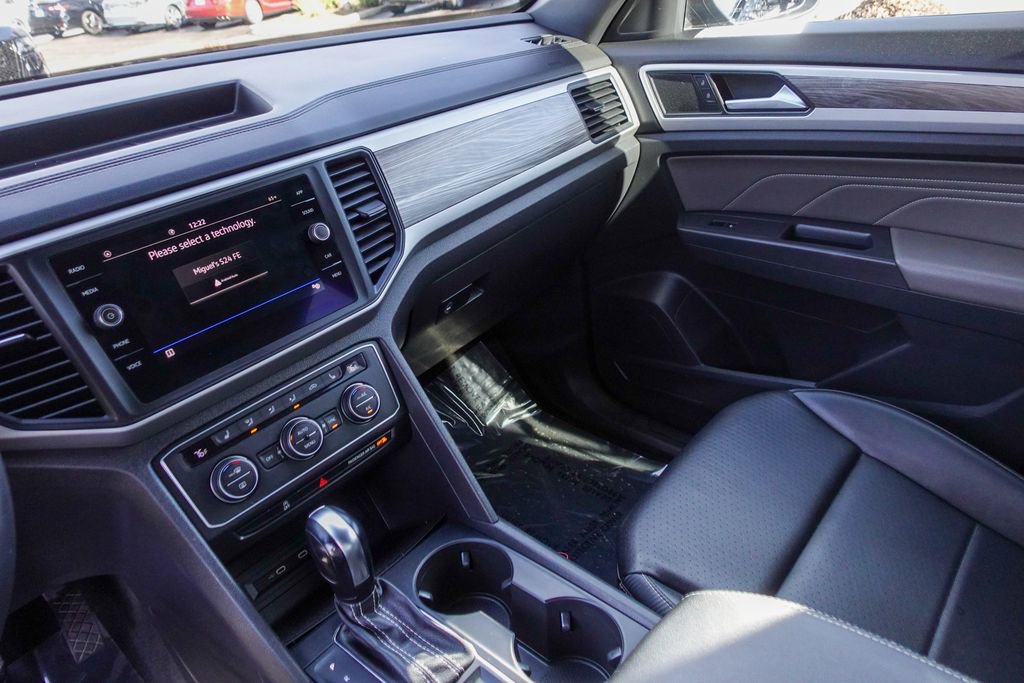 Used 2021 Volkswagen Atlas Cross Sport SE image 21