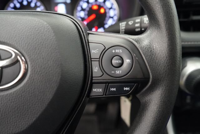Used 2022 Toyota RAV4 LE image 19