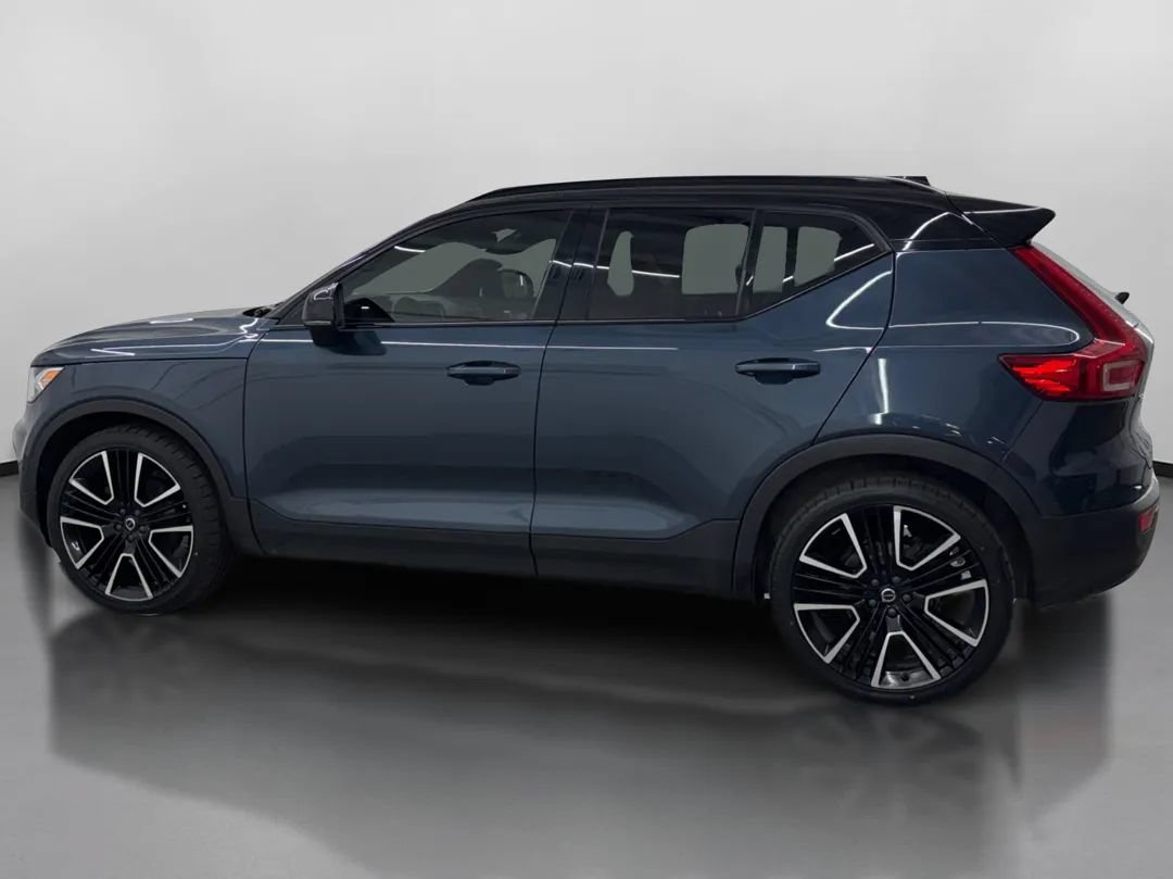 Used 2022 Volvo XC40 T5 R-Design w/ Advanced Package AWD/4WD image 5
