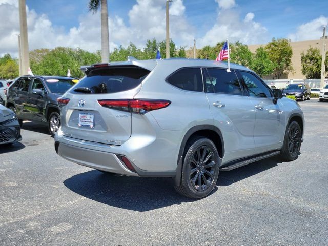 Used 2023 Toyota Highlander Platinum AWD/4WD image 4