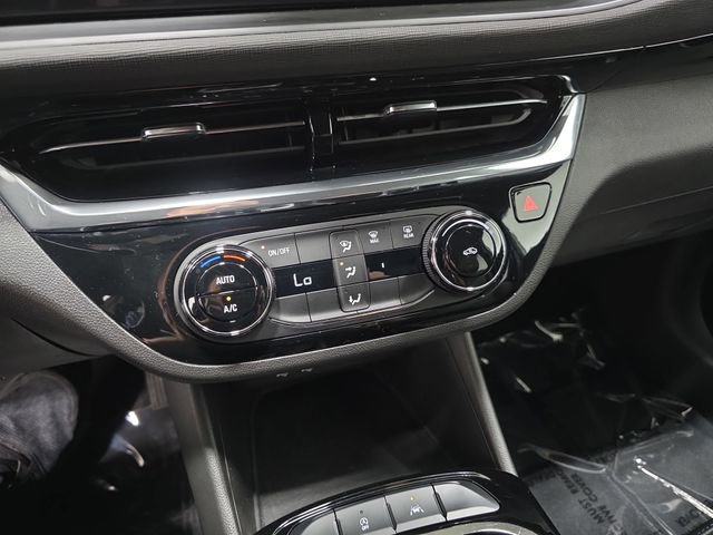 Used 2025 Buick Envista Sport Touring image 24