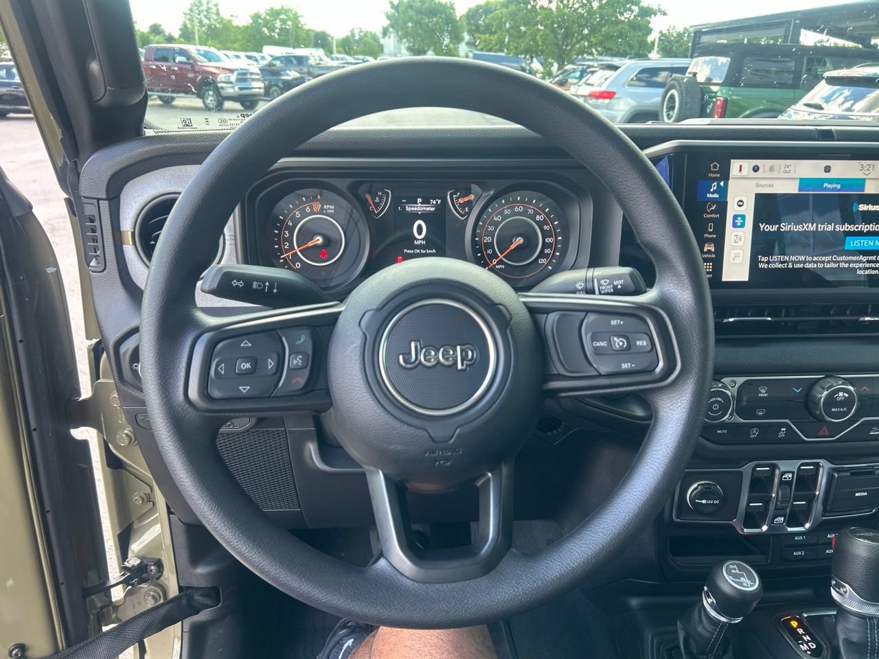 Used 2026 Jeep Gladiator Sport AWD/4WD image 18