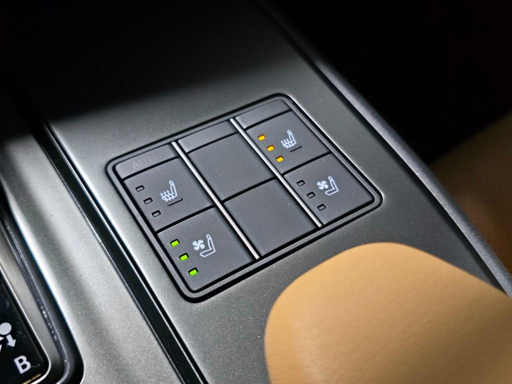 New 2025 Lexus UX 300h FWD image 26