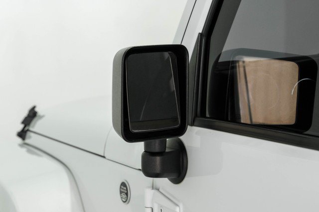 Used 2015 Jeep Wrangler Sahara AWD/4WD image 34