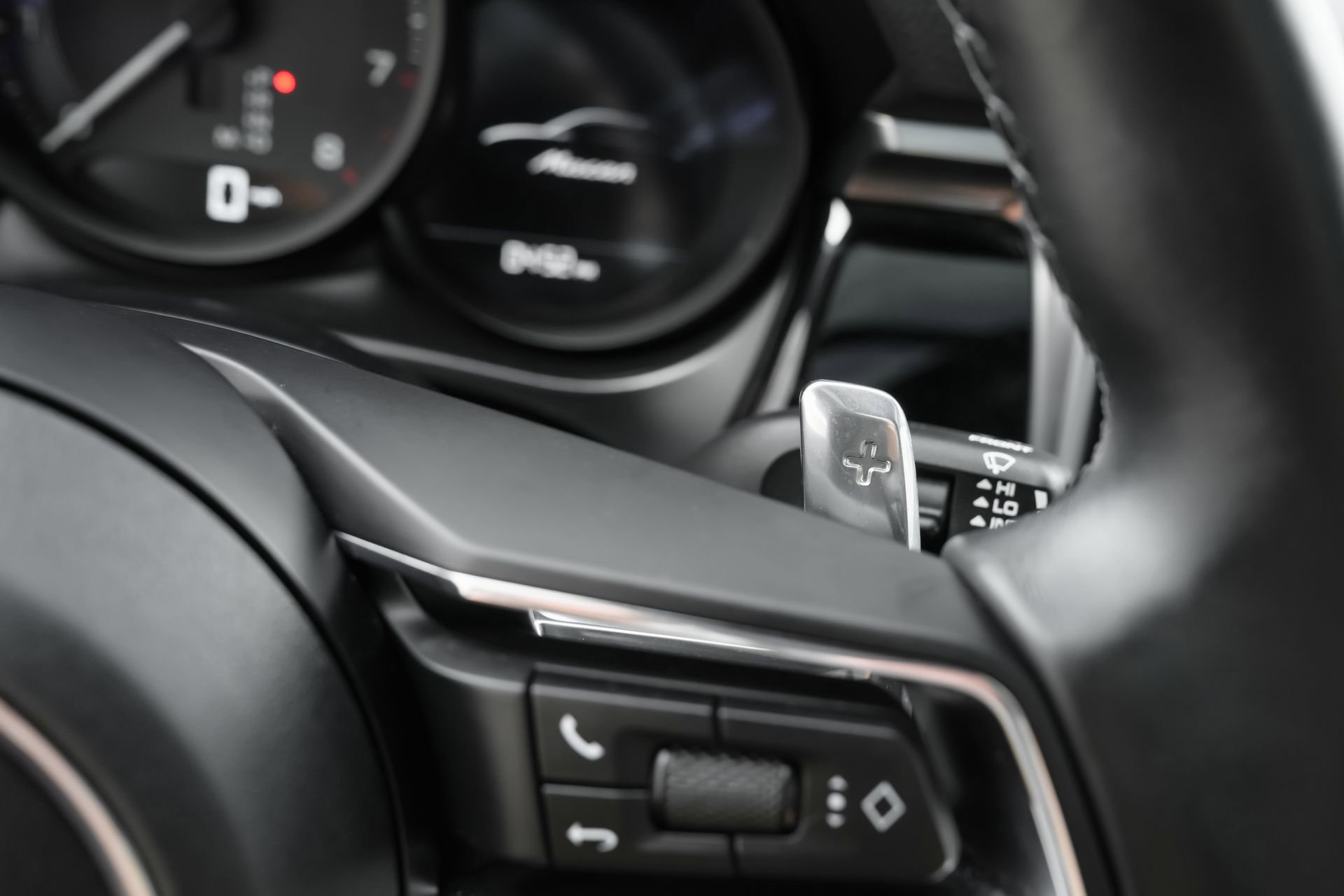 Used 2022 Porsche Macan image 19