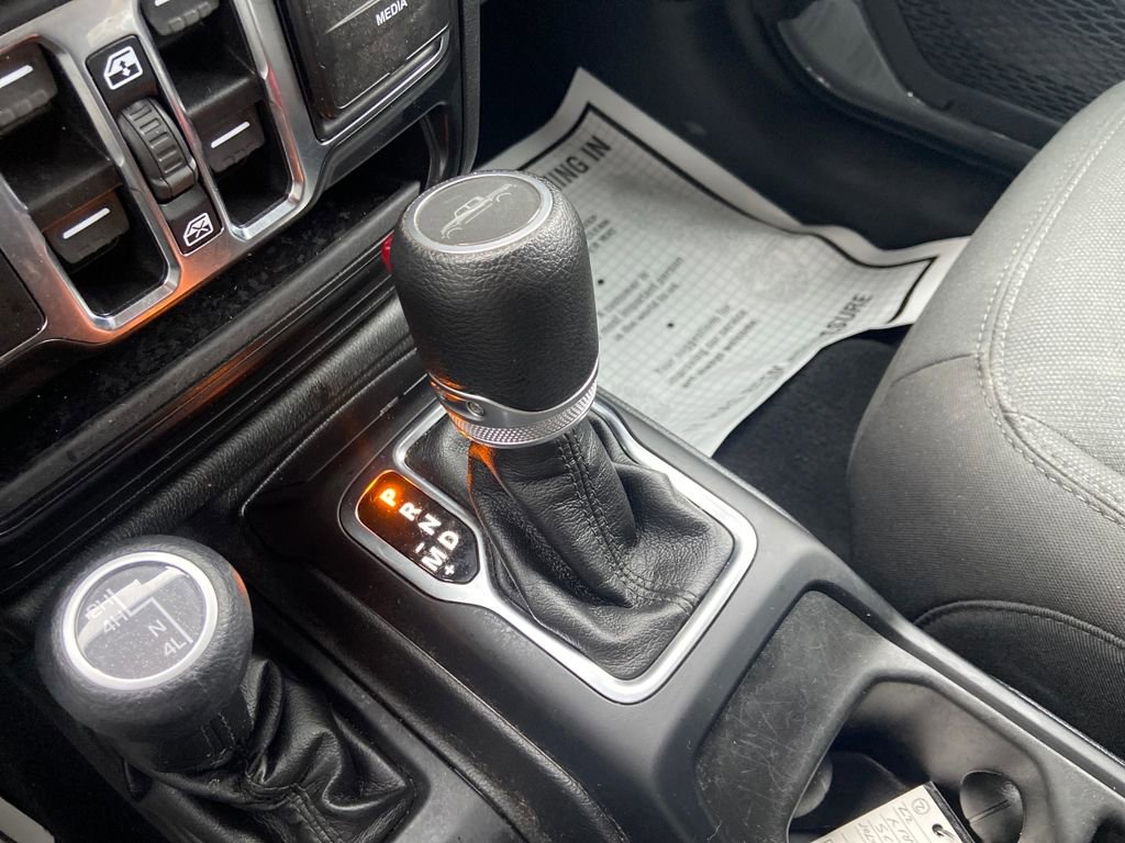 Used 2022 Jeep Gladiator Willys image 29