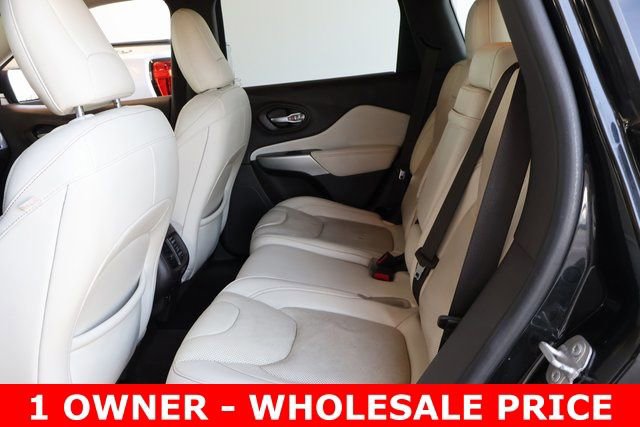 Used 2016 Jeep Cherokee Overland w/ Technology Group image 12