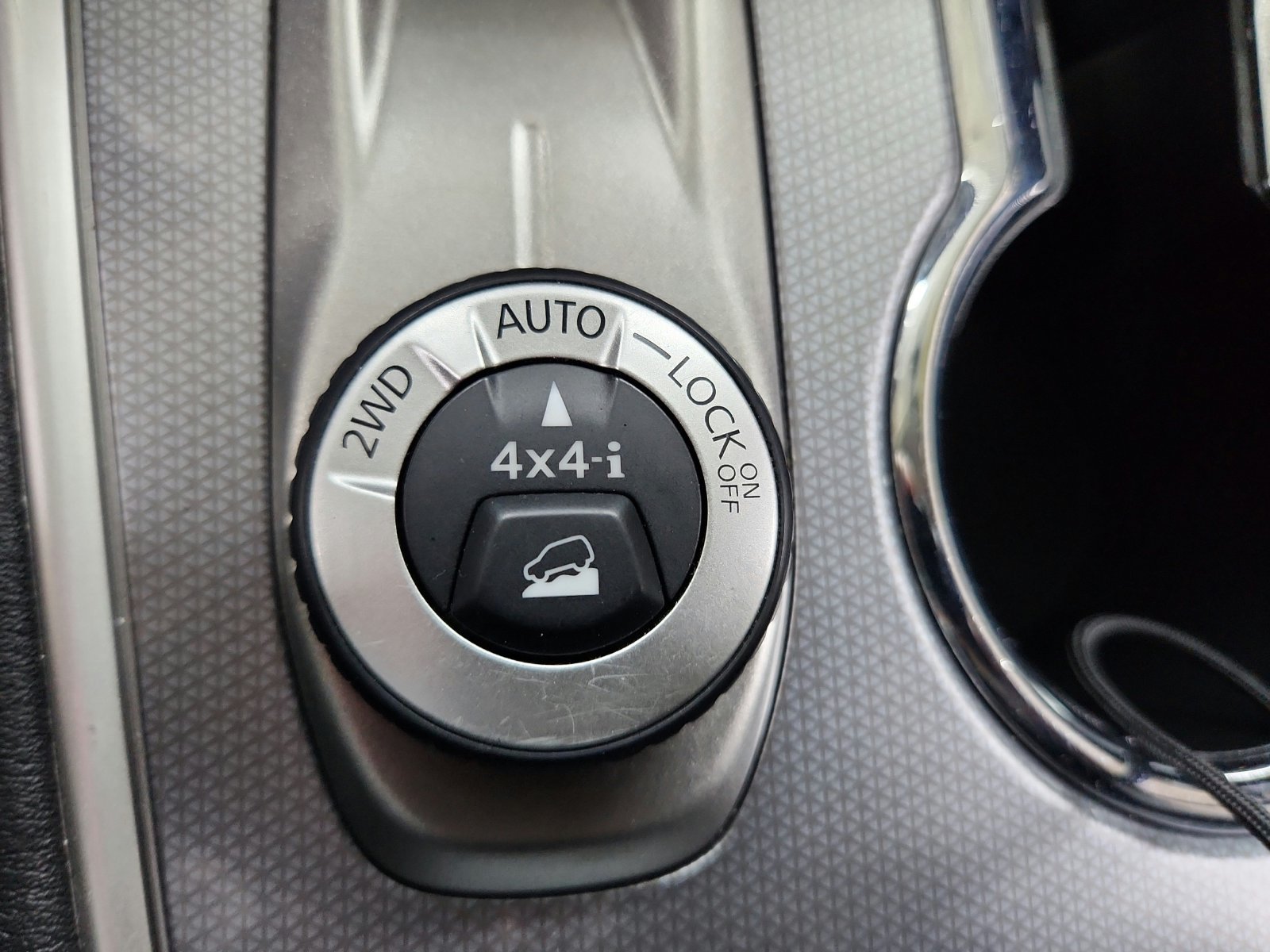 Used 2019 Nissan Pathfinder SL AWD/4WD image 26