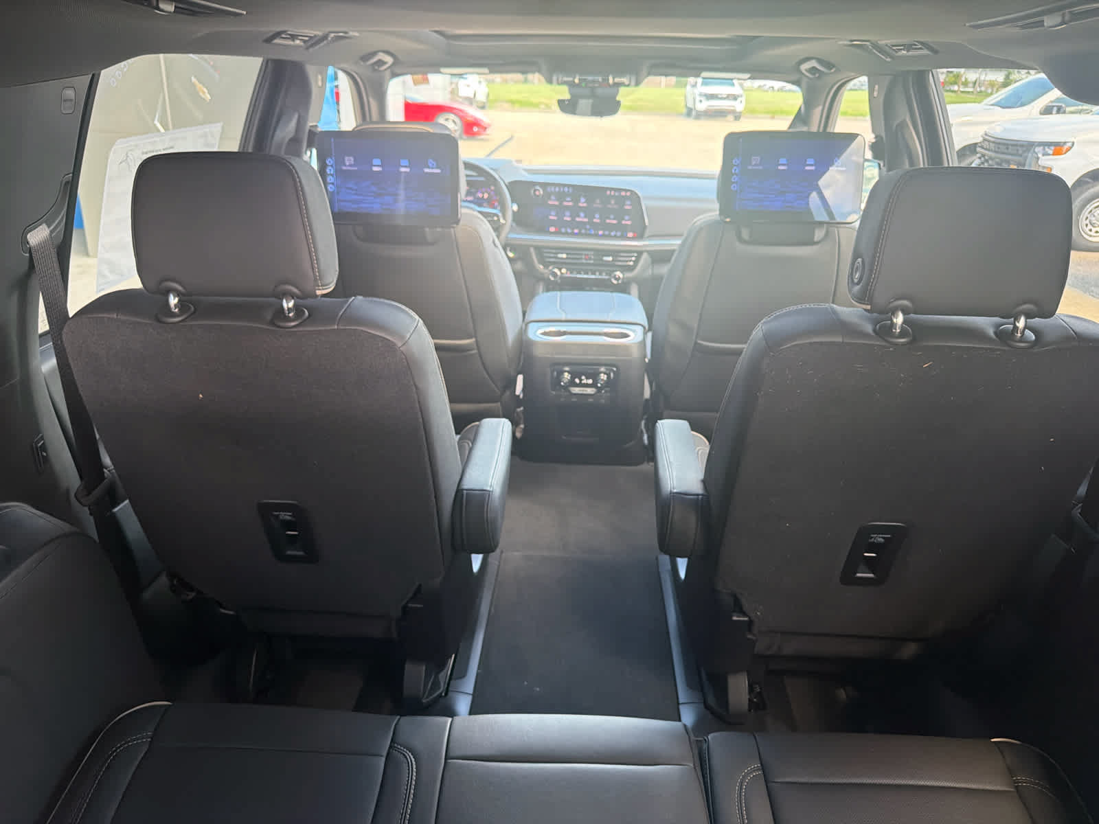 New 2026 Chevrolet Suburban Premier AWD/4WD image 30