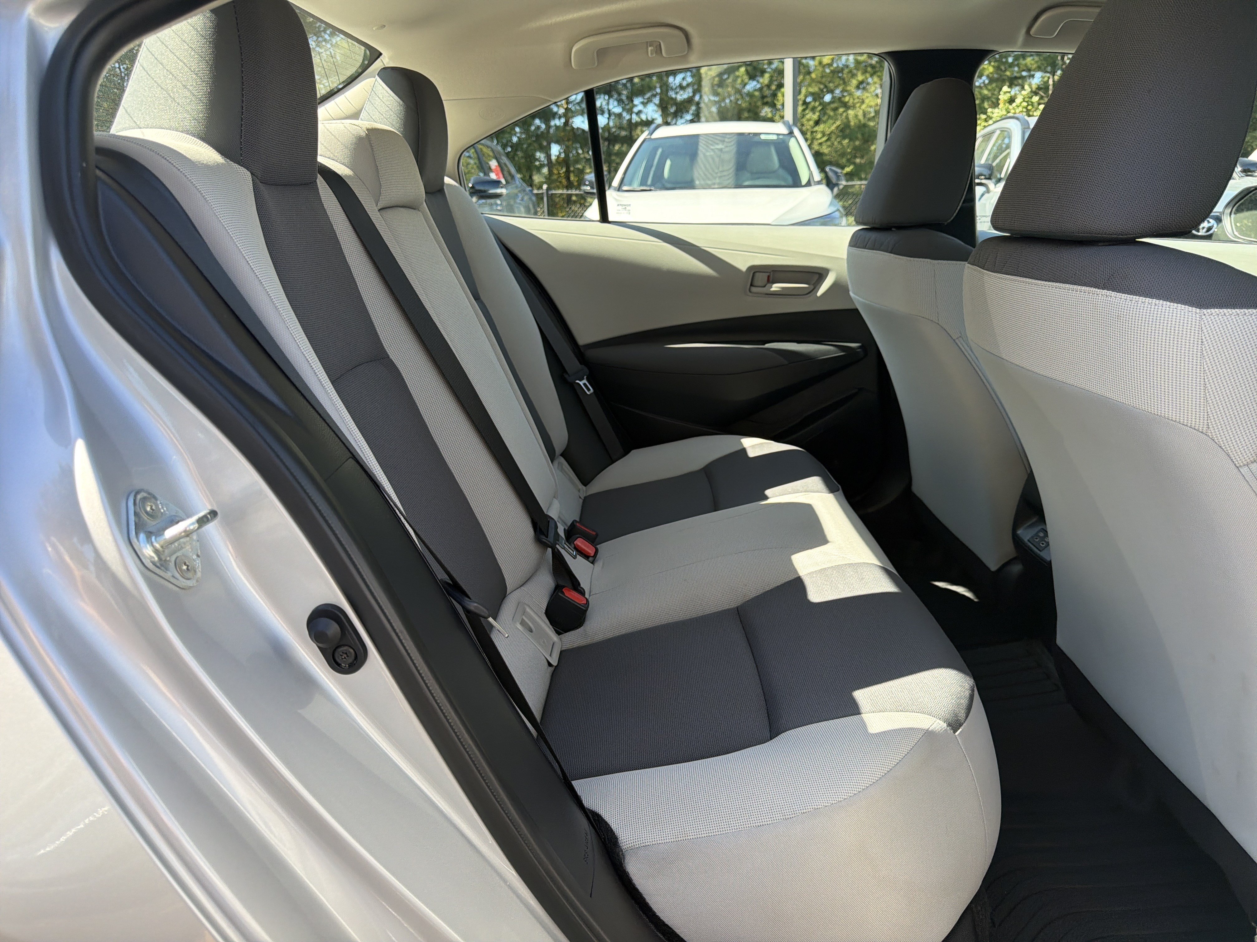 Used 2024 Toyota Corolla LE FWD image 15