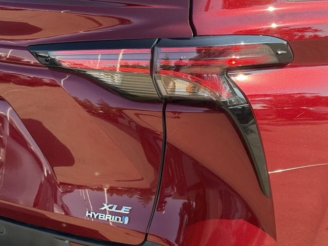 Used 2022 Toyota Sienna XLE FWD image 6