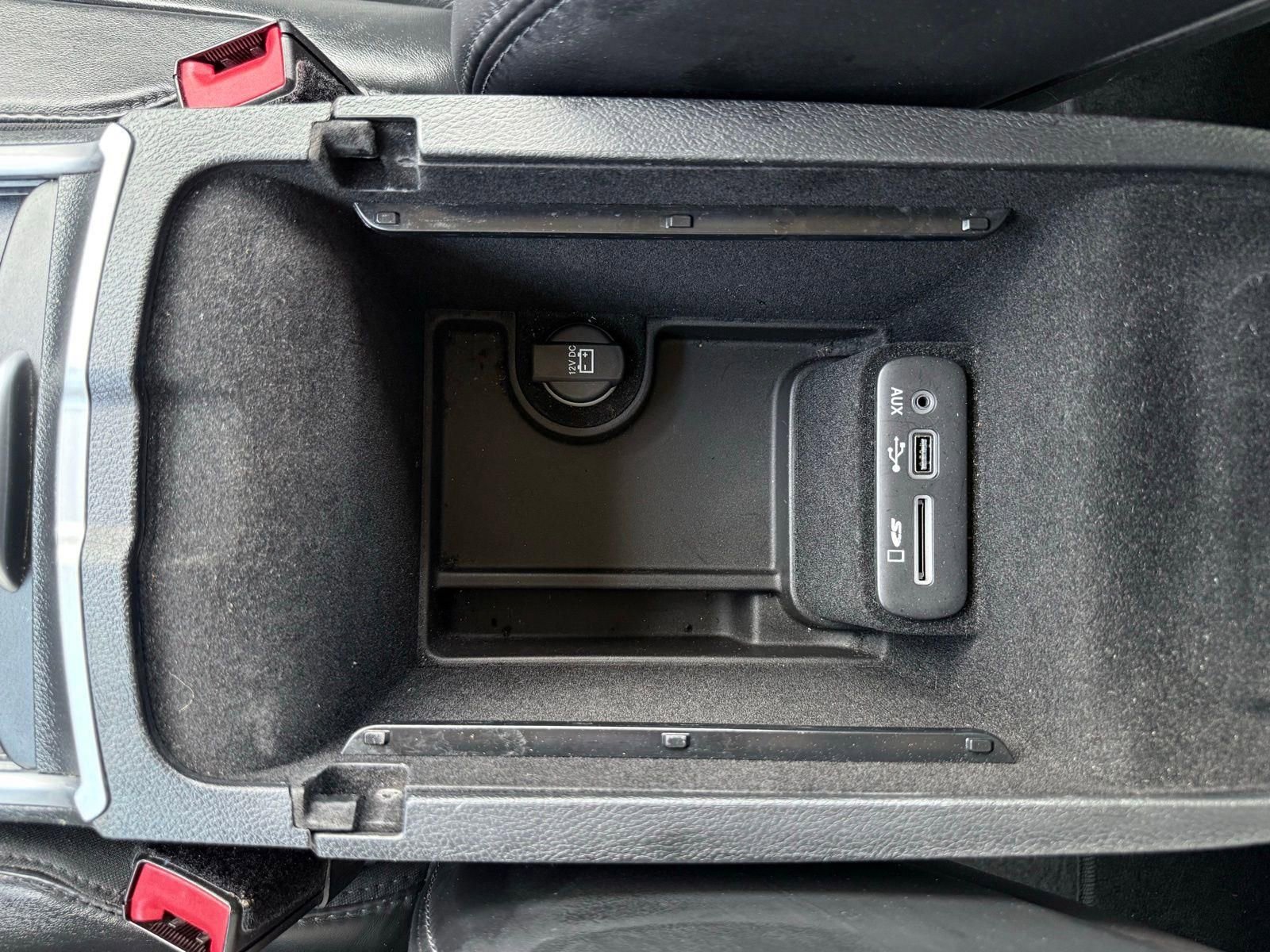 Used 2015 Chrysler 300 Limited w/ Driver Convenience Group image 53