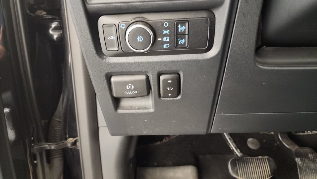 Used 2022 Ford F150 Lariat w/ Equipment Group 502A High AWD/4WD image 25