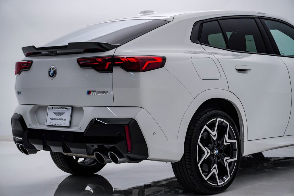 Used 2025 BMW X2 M35i w/ Premium Package image 12