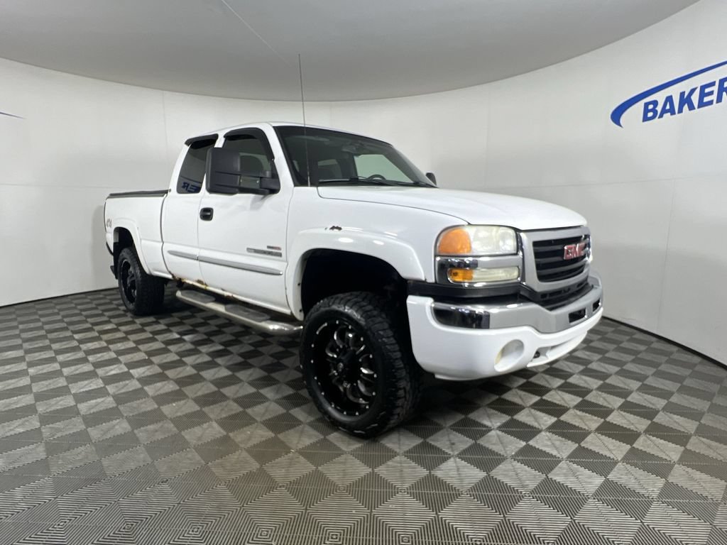 Used 2005 GMC Sierra 2500 SLE w/ Heavy-Duty Power Package AWD/4WD image 2