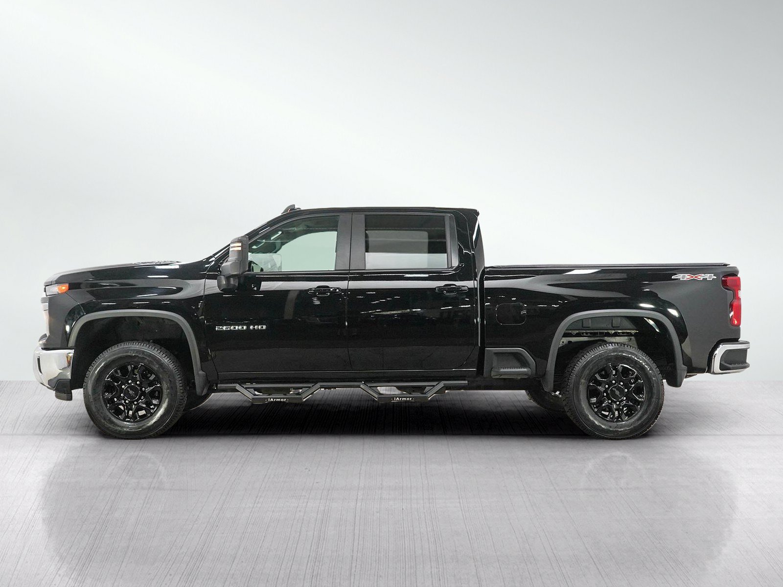 Used 2024 Chevrolet Silverado 2500 LT w/ Convenience Package AWD/4WD image 2