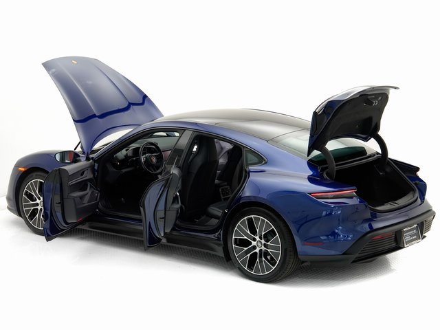 Used 2024 Porsche Taycan image 34