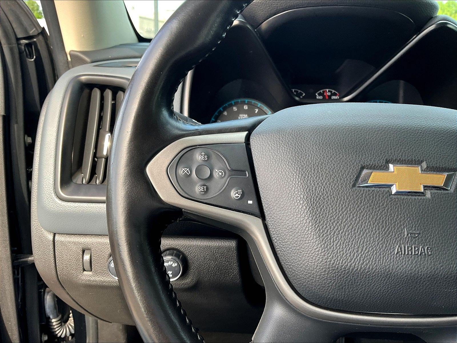 Used 2021 Chevrolet Colorado Z71 w/ Z71 Midnight Edition AWD/4WD image 12