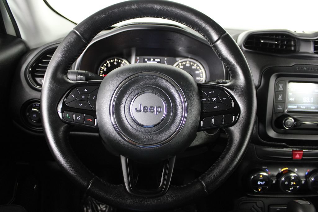Used 2017 Jeep Renegade Altitude FWD image 9