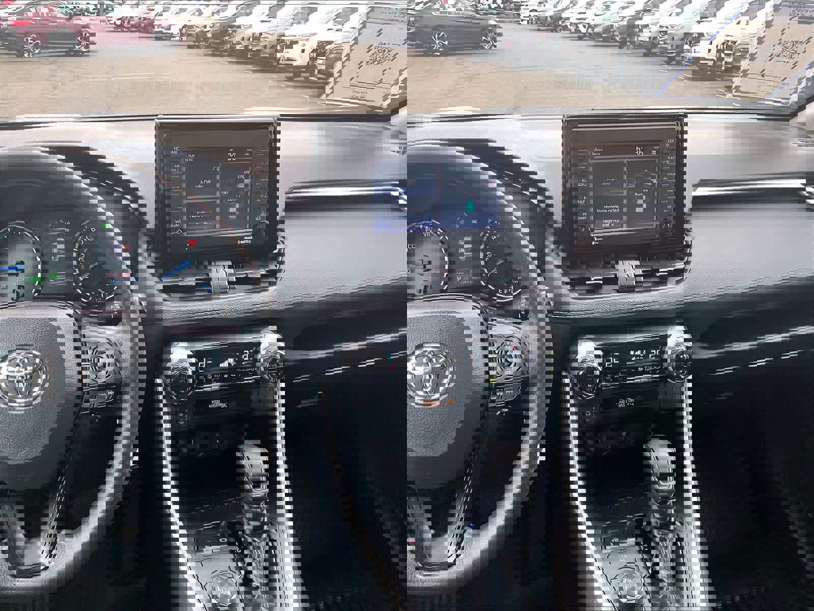 Used 2022 Toyota RAV4 LE image 9