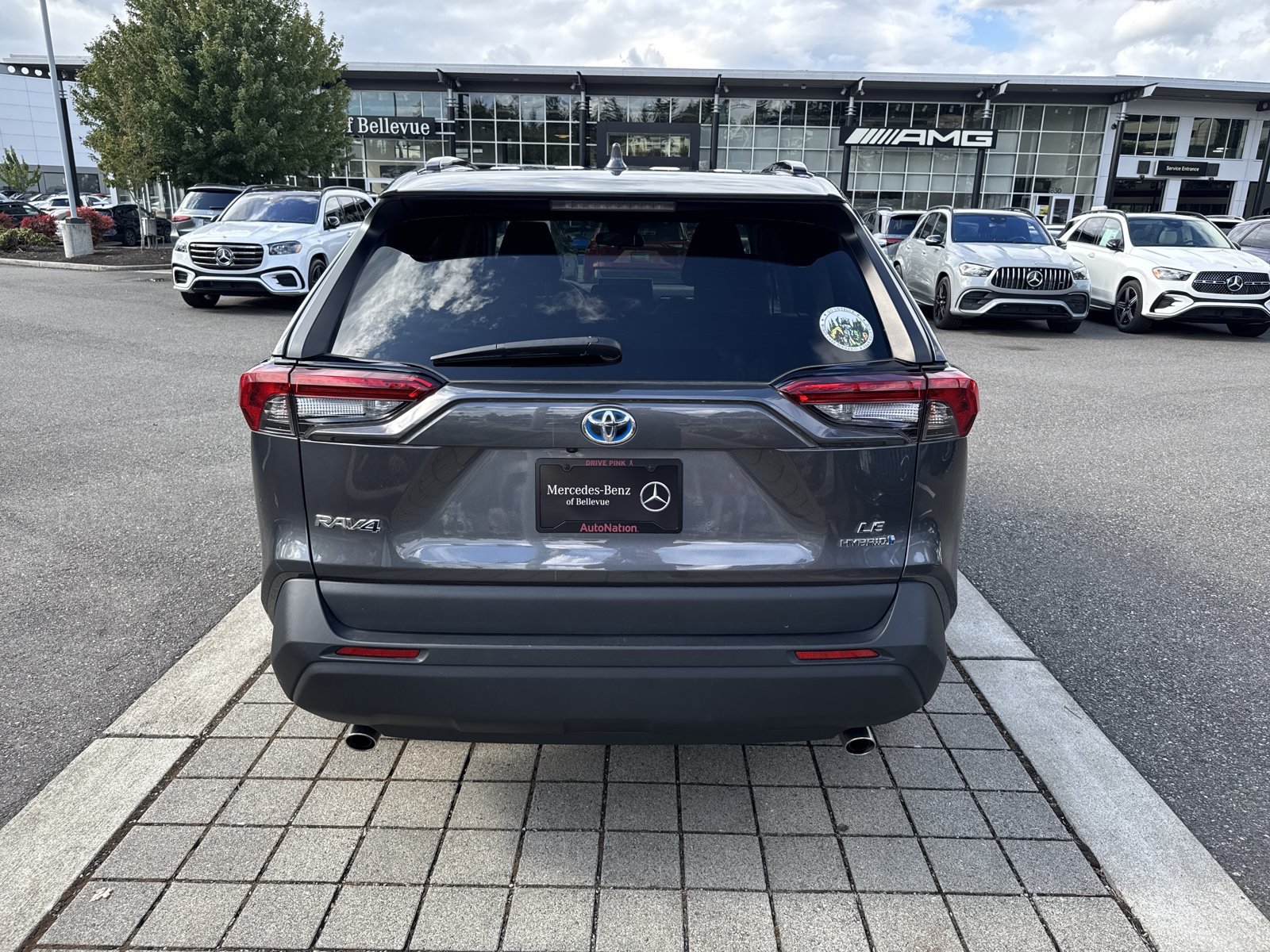Used 2021 Toyota RAV4 LE AWD/4WD image 6