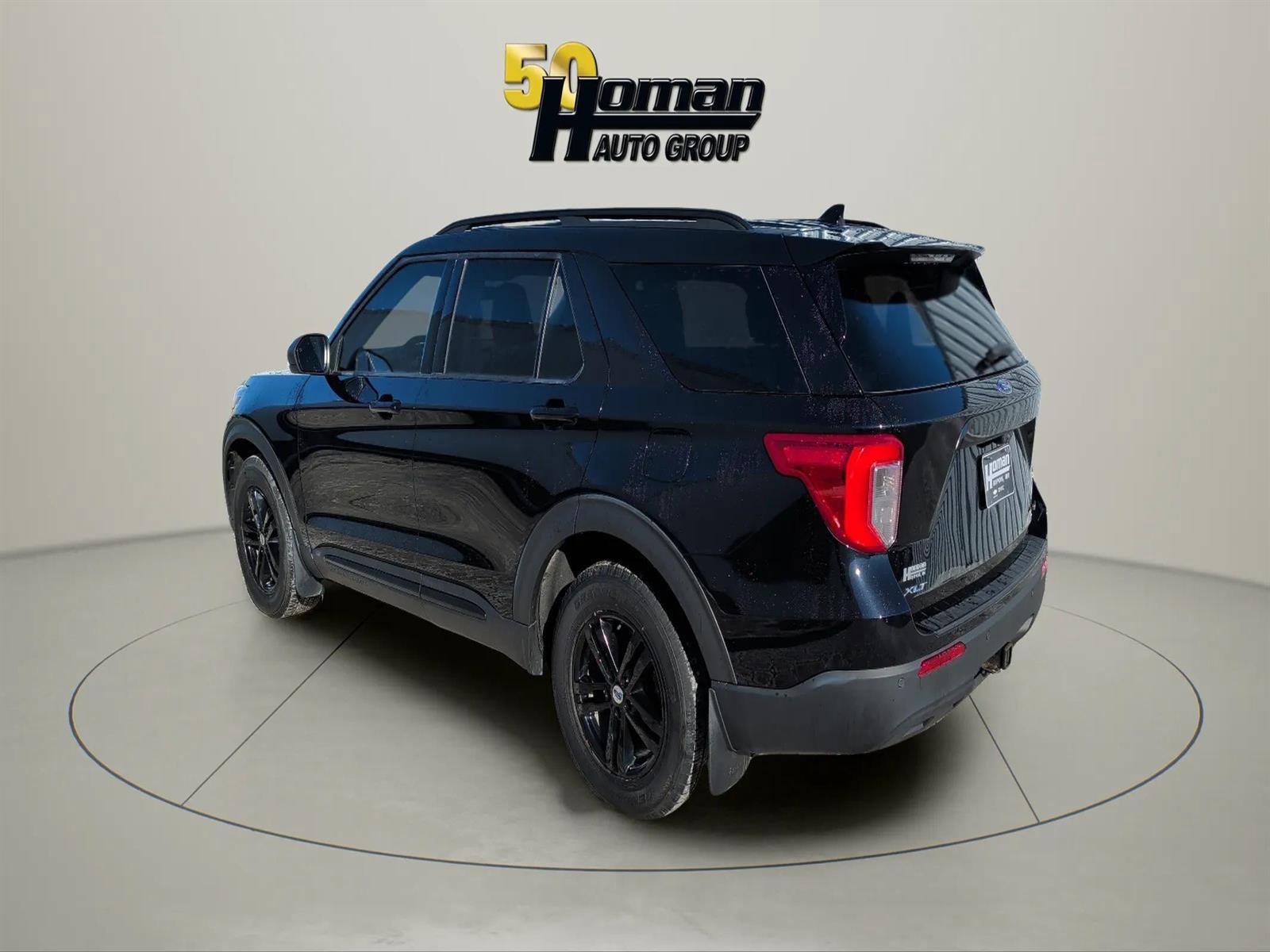 Used 2020 Ford Explorer XLT w/ Comfort Package image 3