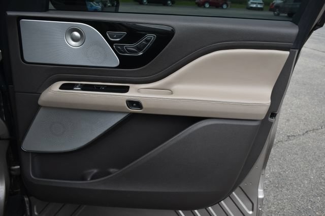 Used 2020 Lincoln Aviator Reserve w/ Equipment Group 202A AWD/4WD image 58