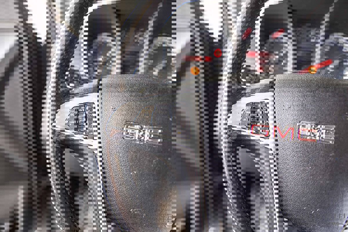 Used 2015 GMC Terrain SLE w/ Safety Package image 22