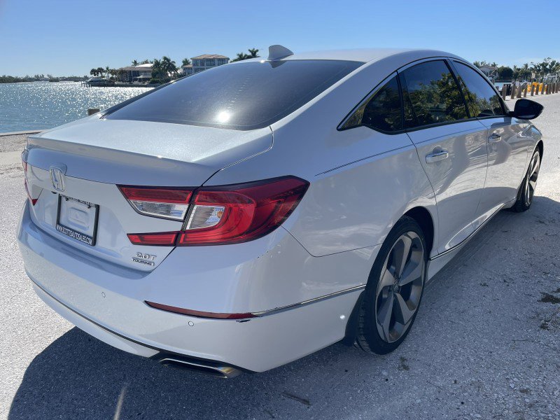 Used 2018 Honda Accord Touring image 6