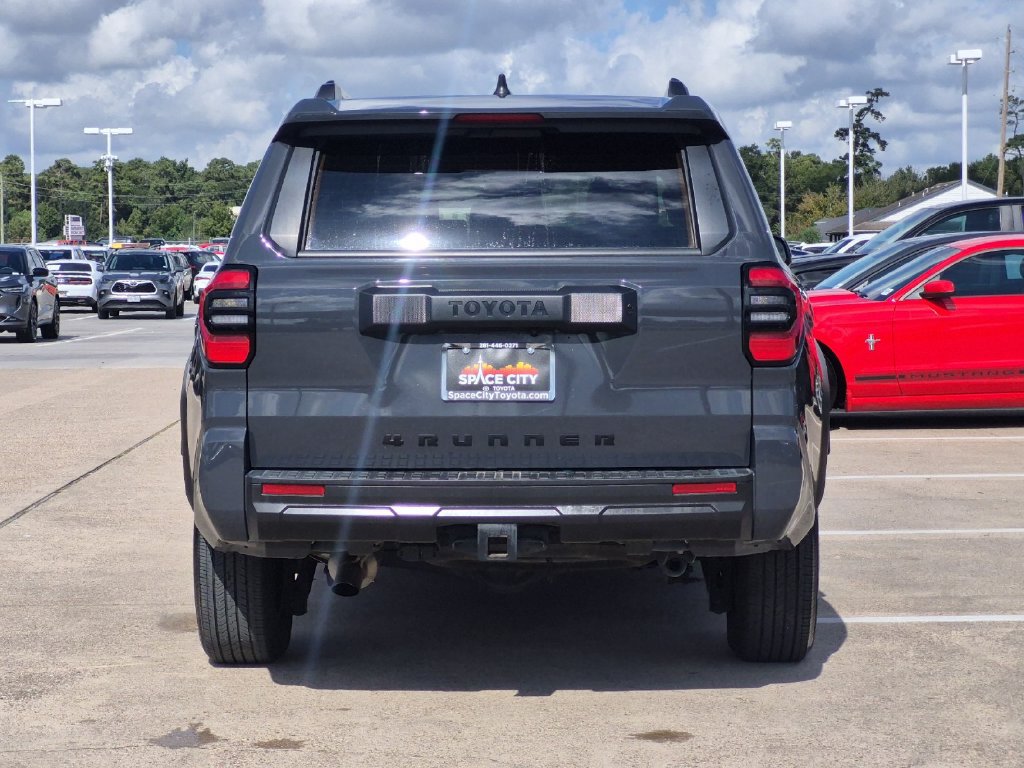 Certified 2025 Toyota 4Runner SR5 AWD/4WD image 5