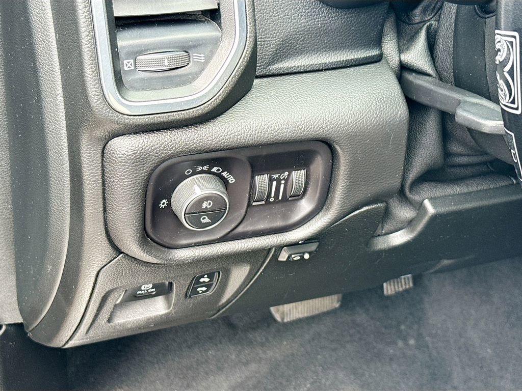 Used 2019 RAM 1500 Laramie w/ Bed Utility Group image 11