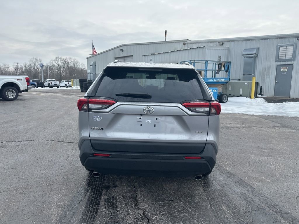 Used 2023 Toyota RAV4 XLE w/ Convenience Package image 4