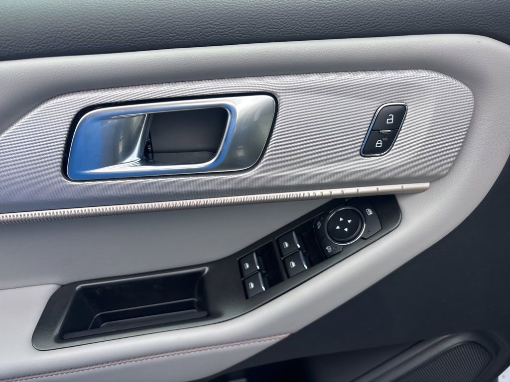 New 2026 Ford Explorer Active w/ Active Comfort Package image 25