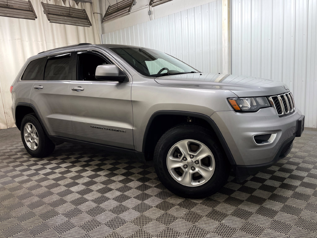 Used 2017 Jeep Grand Cherokee Laredo w/ Quick Order Package 23E AWD/4WD image 1