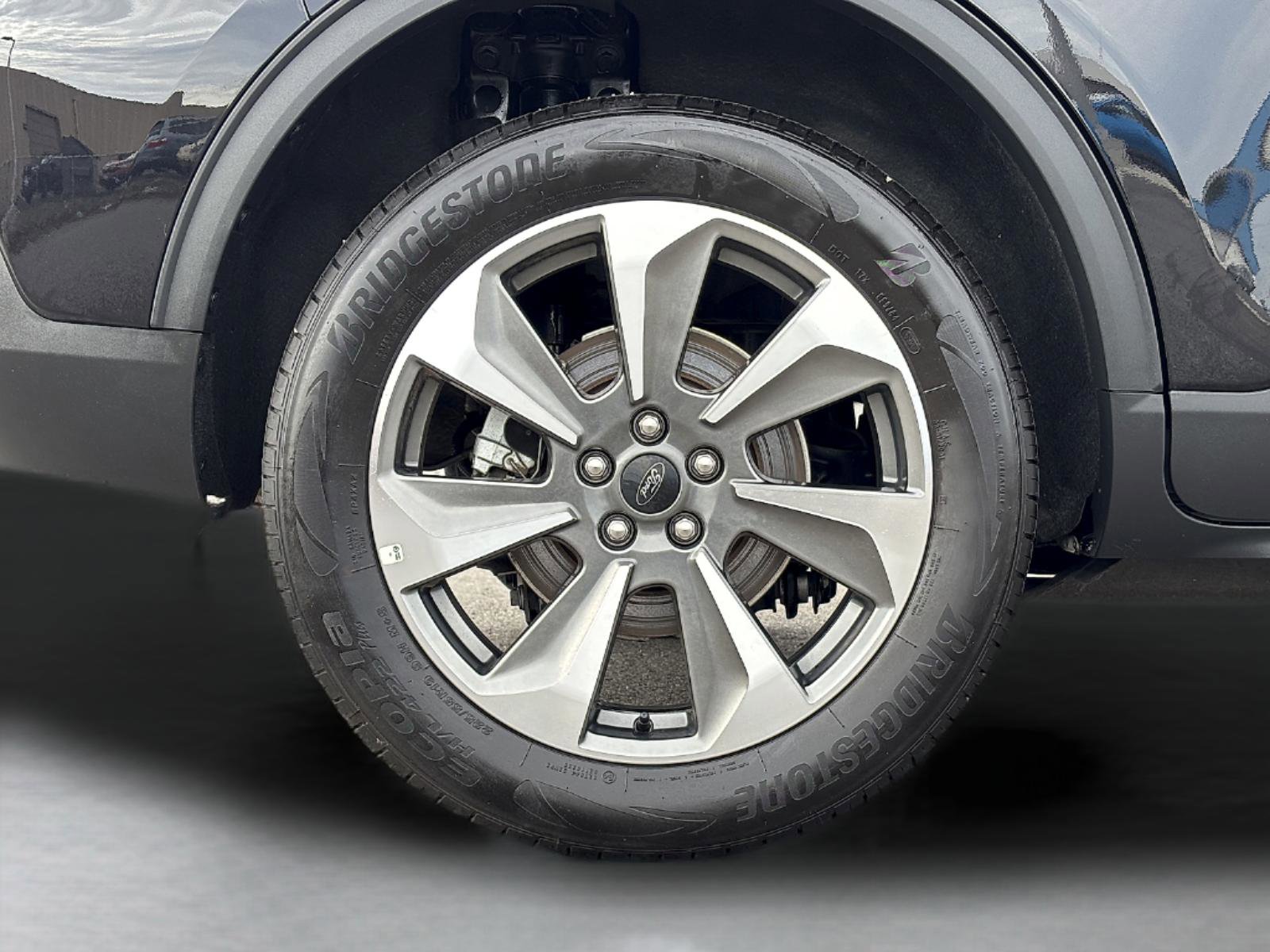 Used 2024 Ford Escape Platinum AWD/4WD image 12