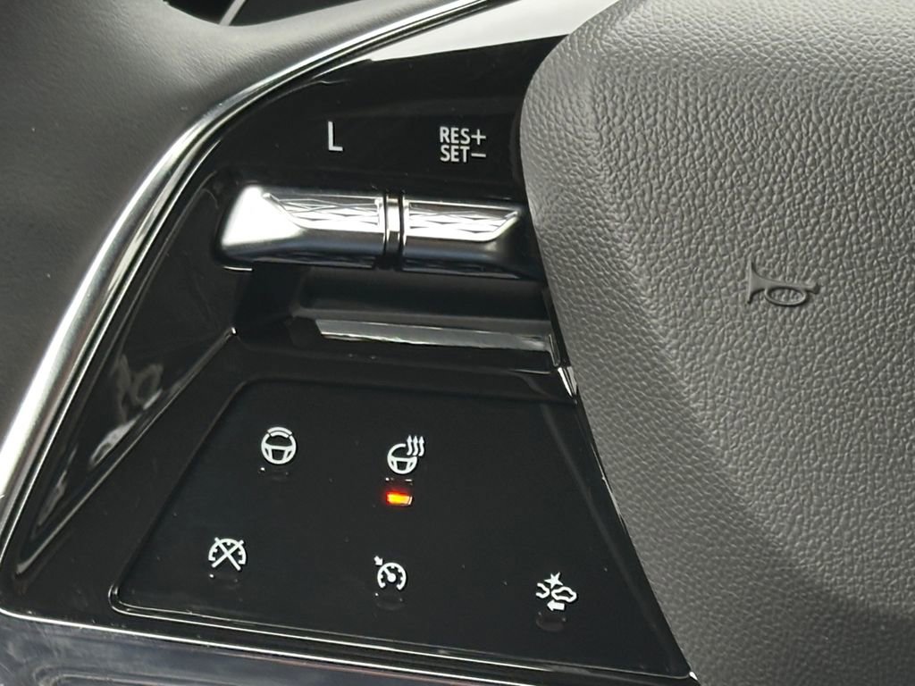 Used 2025 Cadillac Escalade Premium Luxury image 21