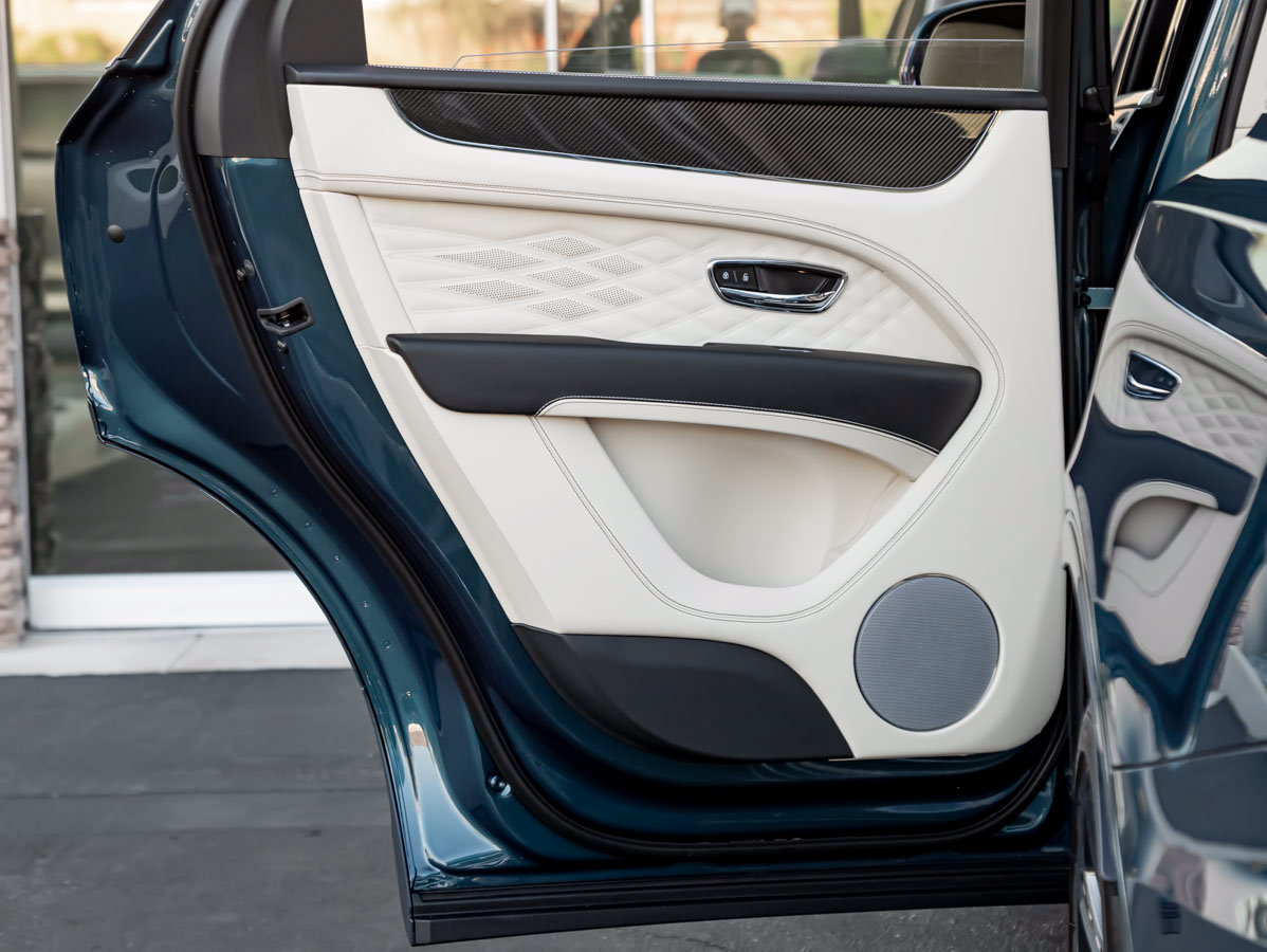 New 2027 Bentley Bentayga AWD/4WD image 31