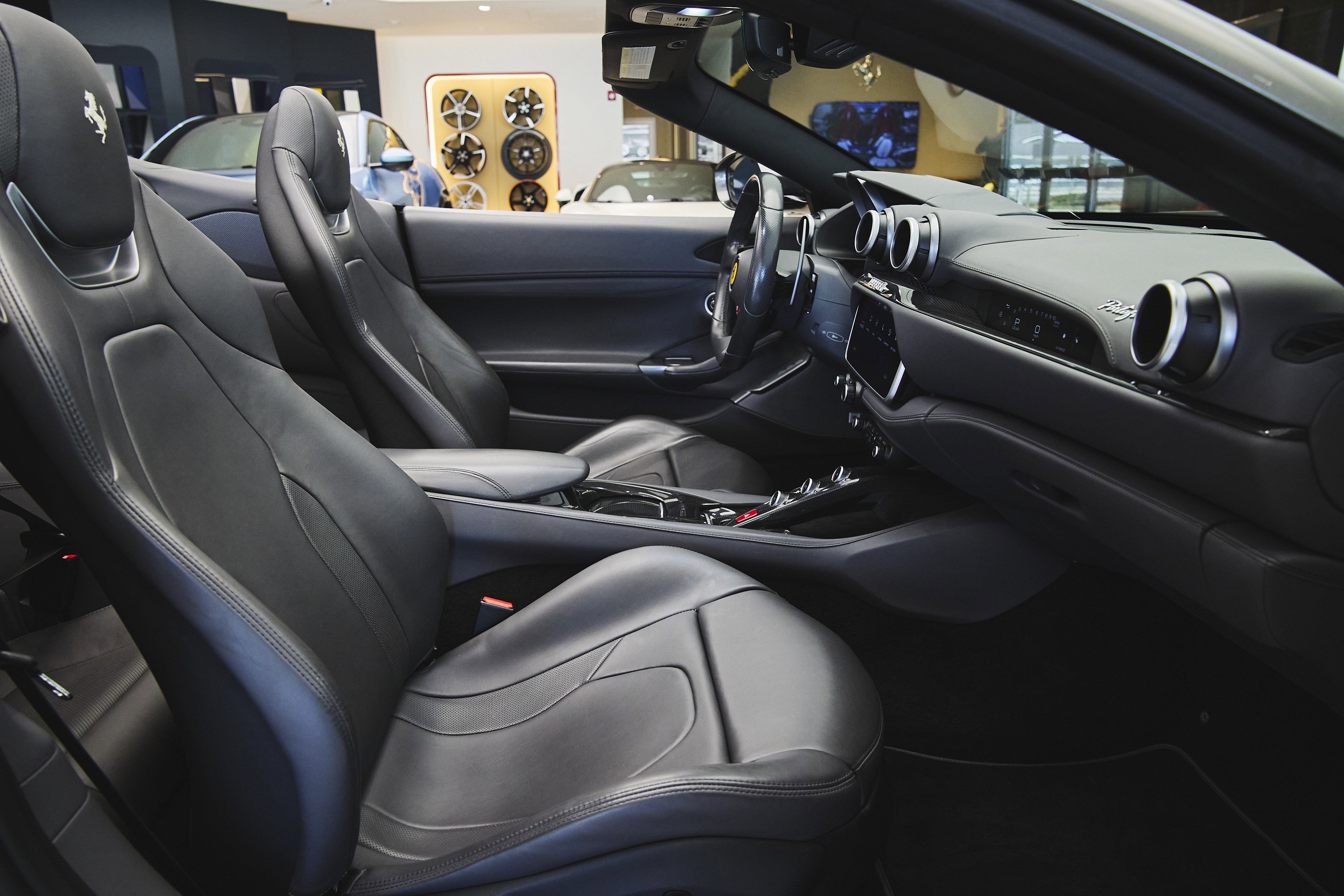 Used 2019 Ferrari Portofino RWD image 42