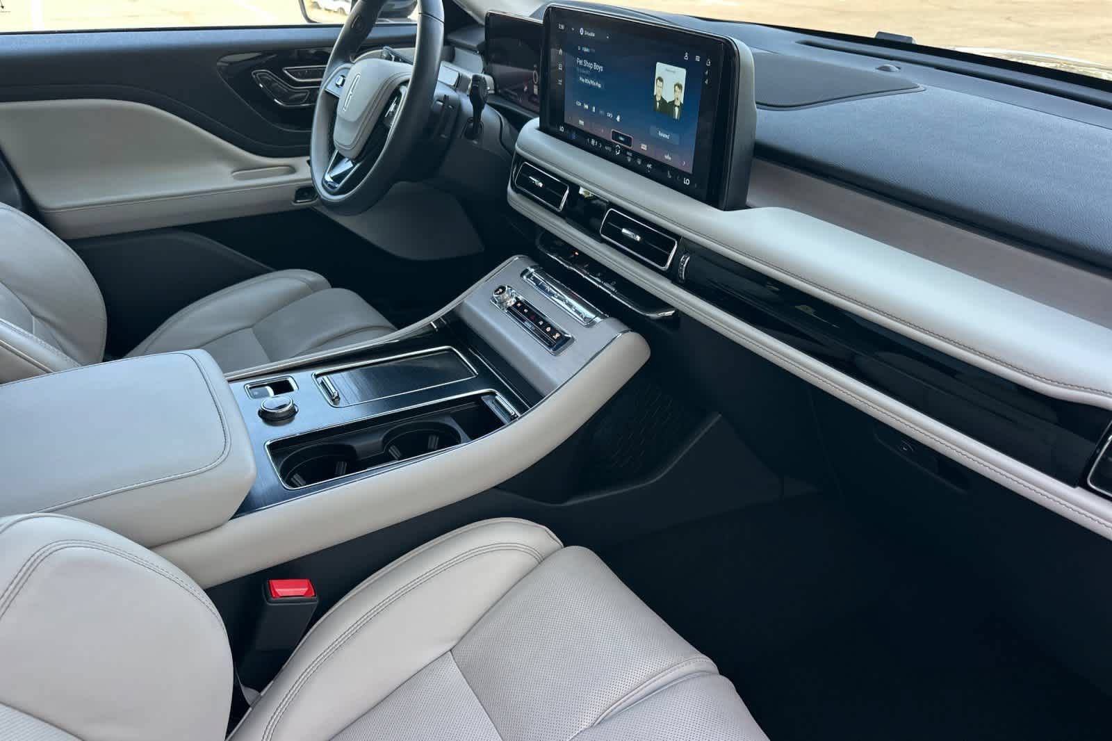 Certified 2025 Lincoln Aviator Reserve w/ Equipment Group 201A AWD/4WD image 18