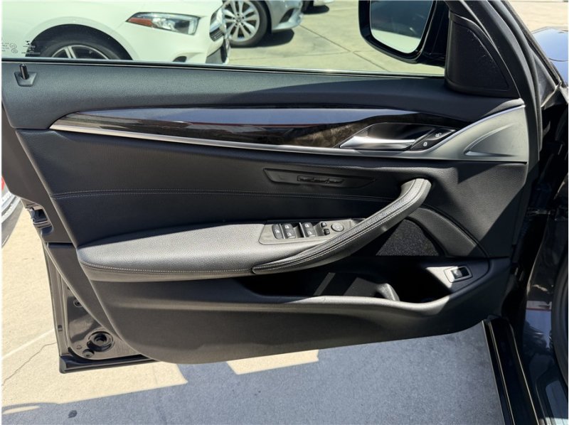 Used 2019 BMW 540i w/ Convenience Package RWD image 14