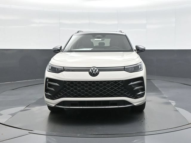New 2026 Volkswagen Tiguan SE R-Line AWD/4WD image 2