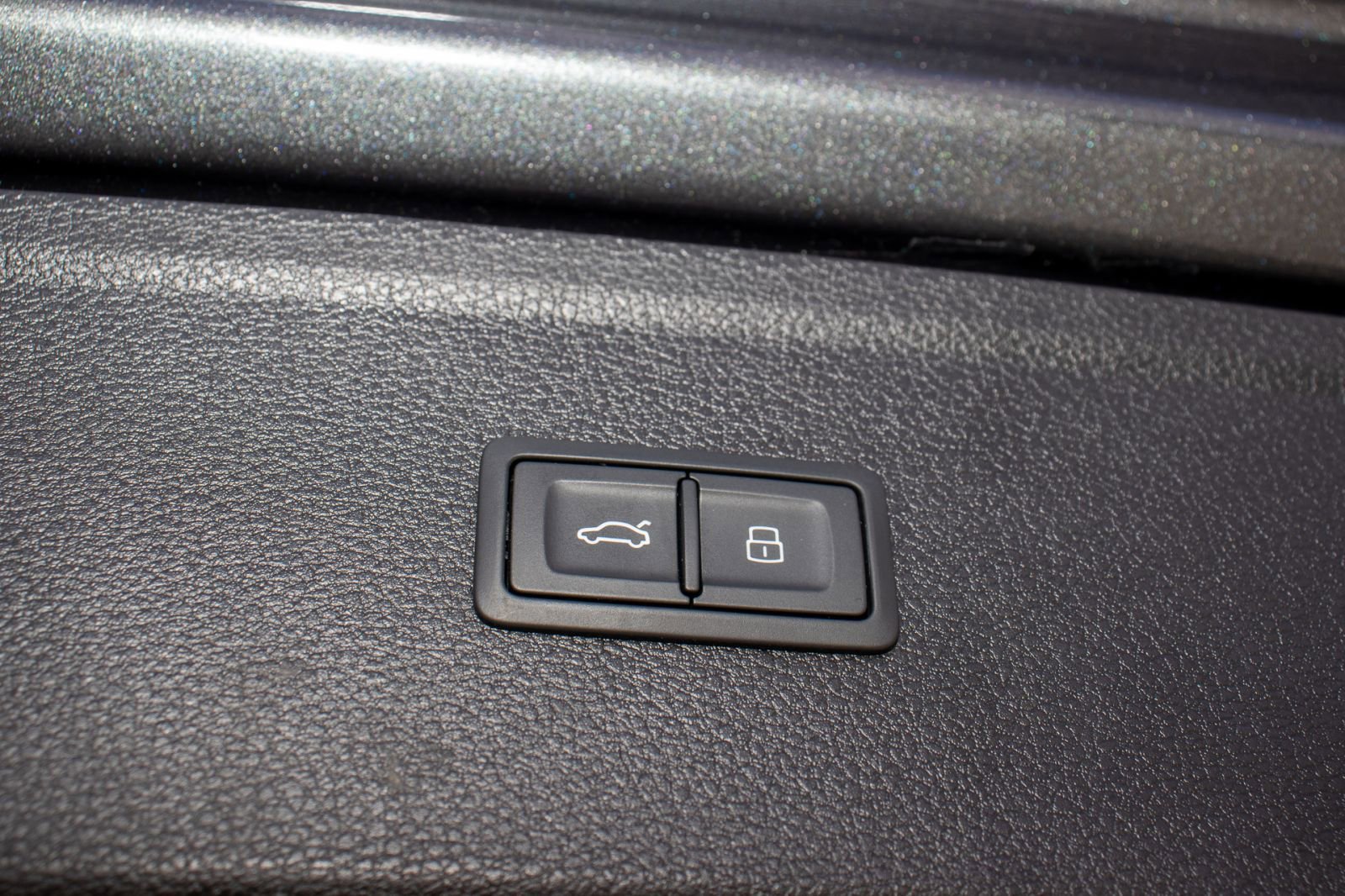 Used 2023 Audi Q5 2.0T Premium w/ Convenience Package image 14