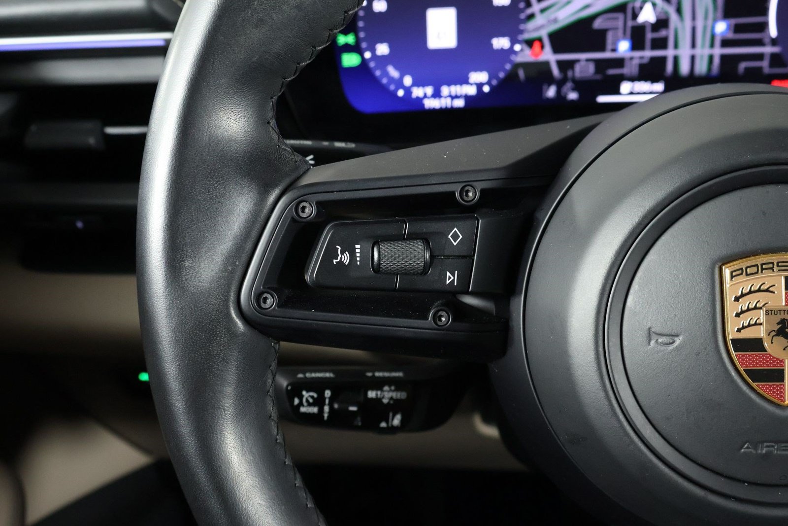 Certified 2024 Porsche Macan 4 Electric AWD/4WD image 14